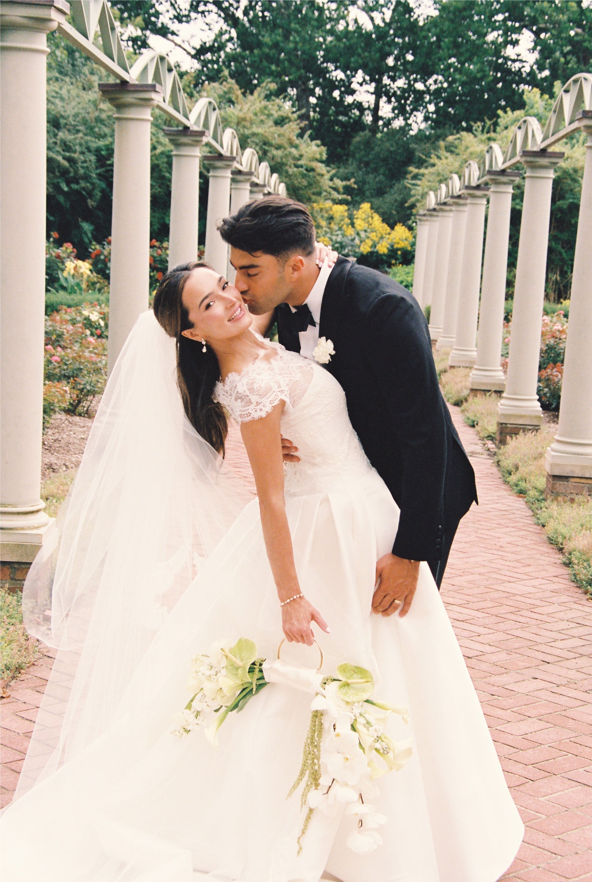 Q&A with REAL BRIDE Stef. A love story with a drop-waist silhouette, a lace bolero, and the effortless elegance of British couture