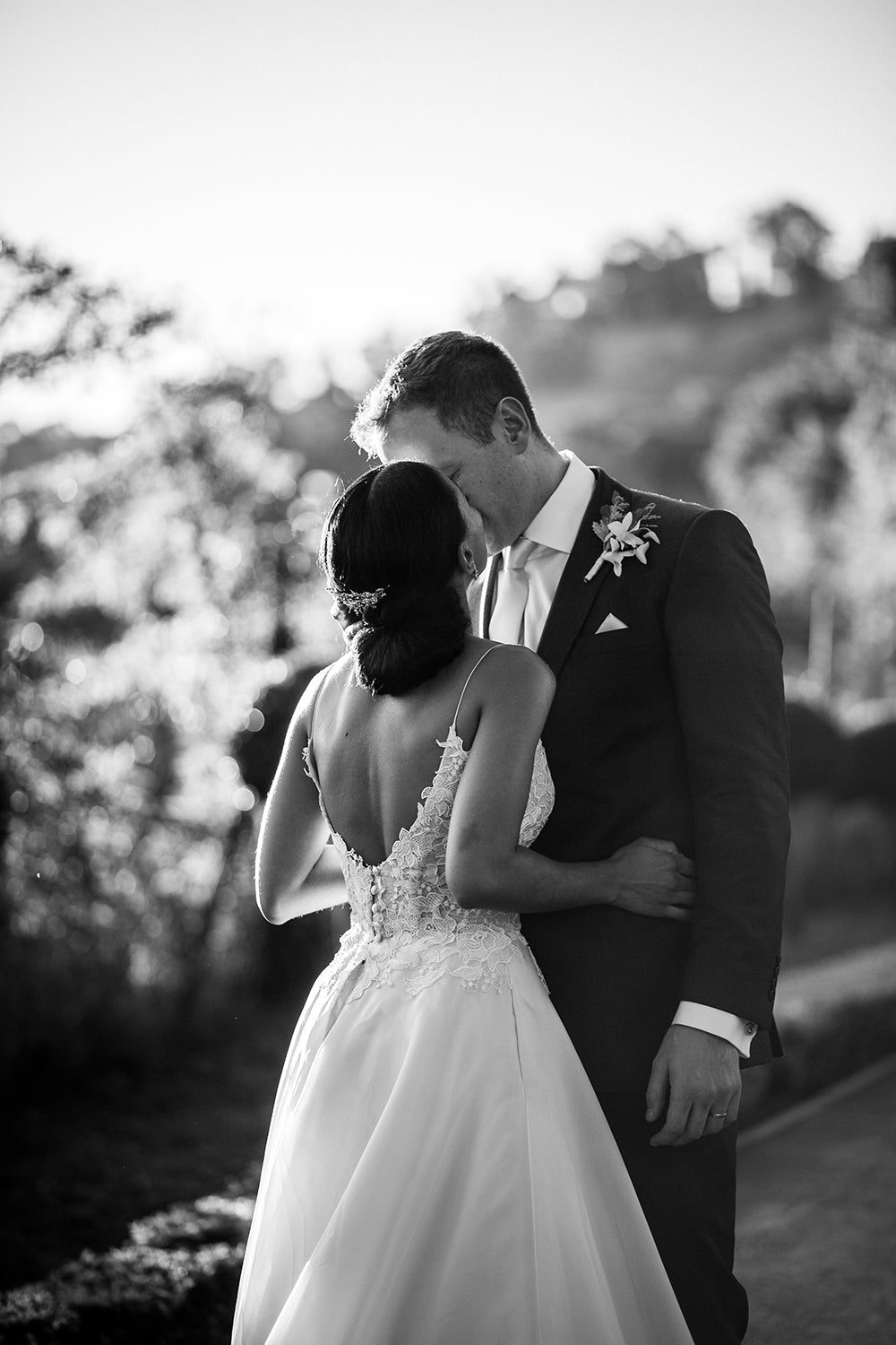 Leslie & Simons romantic South African Vineyard Wedding