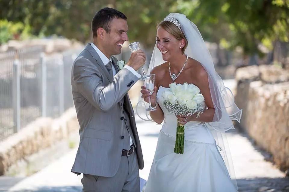 Love, Sunshine and the Summer Wedding Dress | Caroline Castigliano