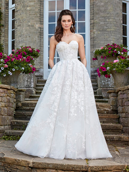 2019 09 Caroline-Castigliano_Amber-546x728