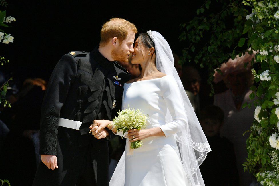 meghan markle wedding dress first marriage