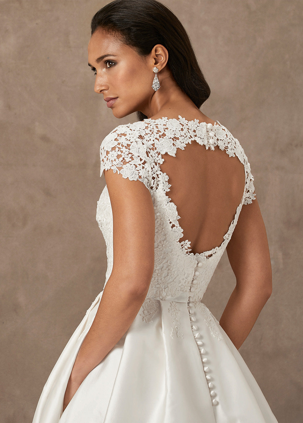 En Fleur luxury wedding gown by Caroline Castigliano